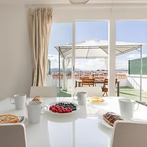 Fun Building By Homeabout Apartamento